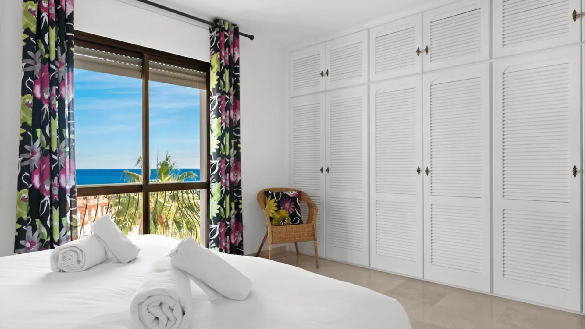 Lovely Penthouse Near Estepona Marina By Costarentals - Ref M15 Apartment