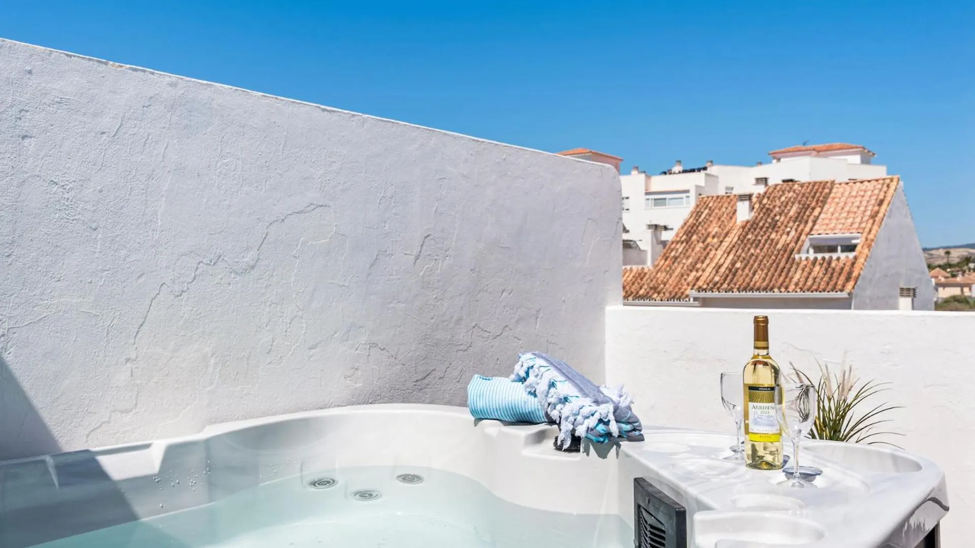 Lovely Penthouse Near Estepona Marina By Costarentals - Ref M15