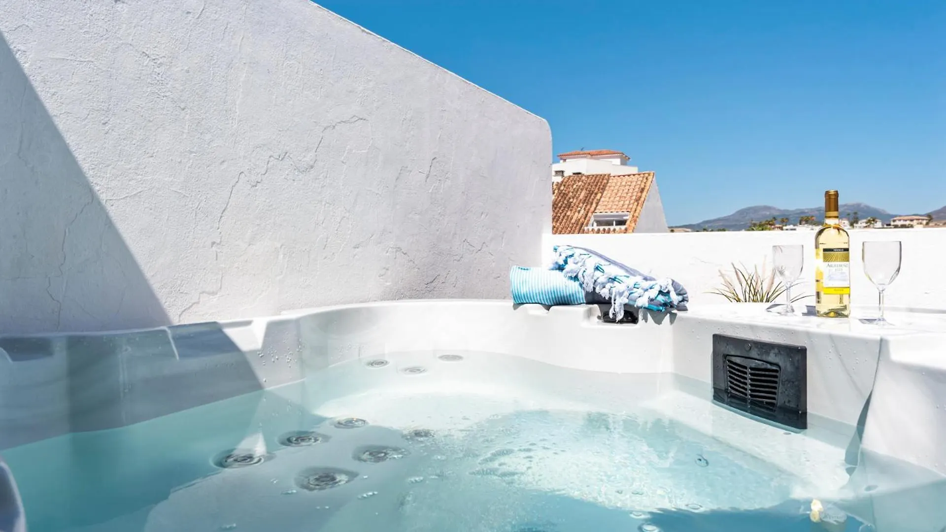 Lovely Penthouse Near Estepona Marina By Costarentals - Ref M15