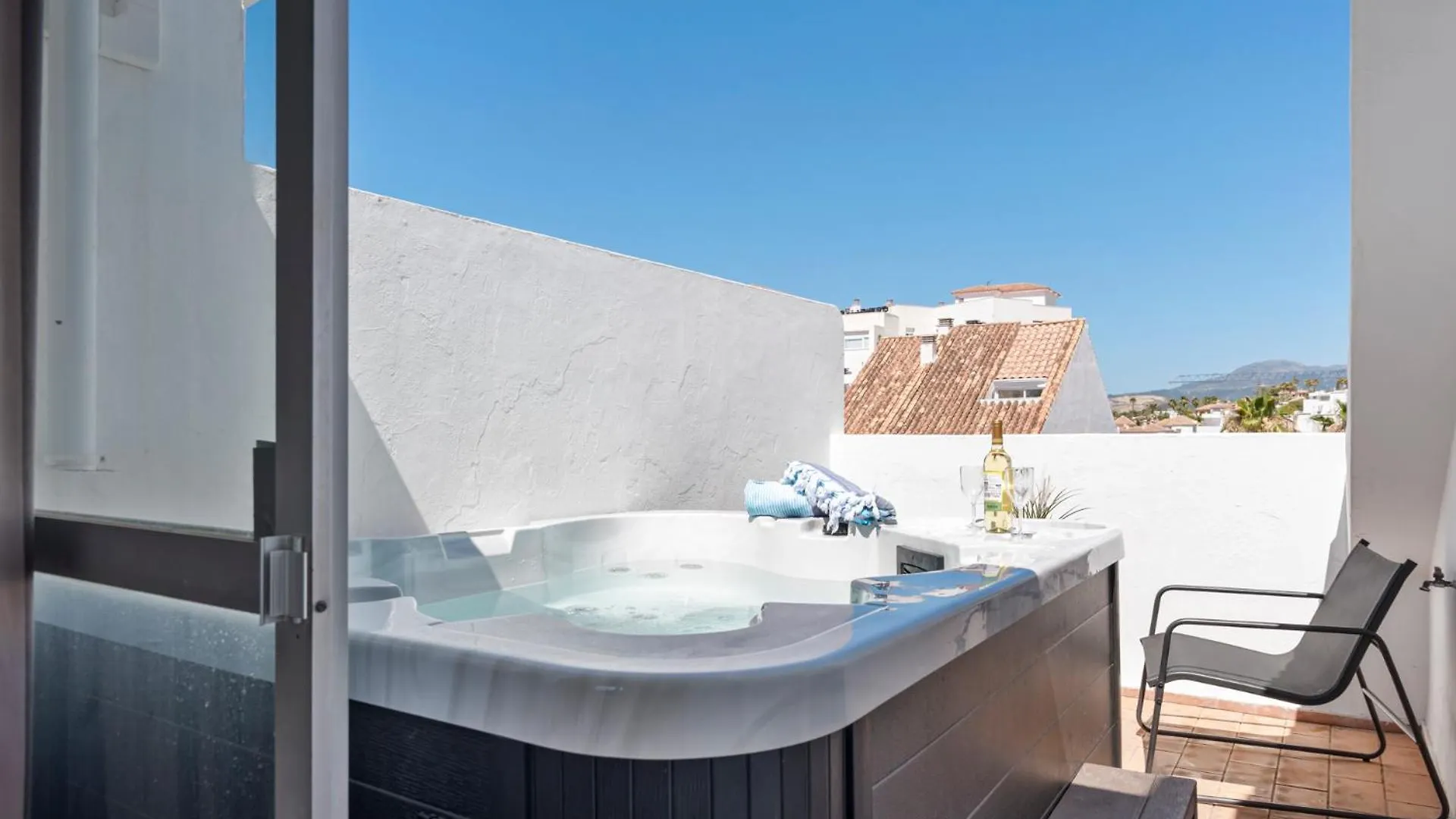 Apartment Lovely Penthouse Near Estepona Marina By Costarentals - Ref M15